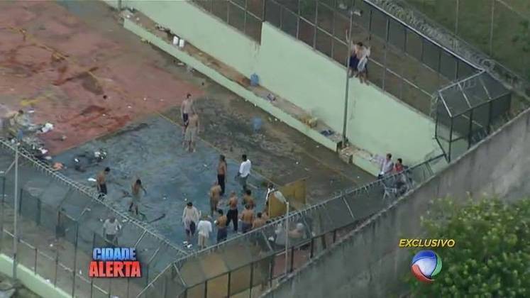 Adolescentes Da Fundação Casa Do Itaim Paulista Fazem Rebelião Fotos