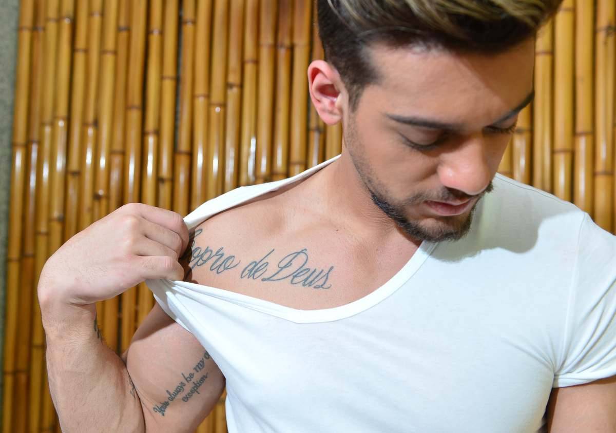Desvende As Tatuagens De Lucas Lucco O R7 Te Conta O Significado Das Tattoos Do Gala Fotos R7 Jovem