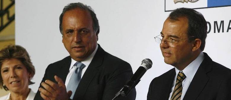 Sérgio Cabral fez um discurso de despedida do cargo de governador, antes de passar bastão para Pezão Sérgio Cabral fez um discurso de despedida do cargo de governador, antes de passar bastão para Pezão