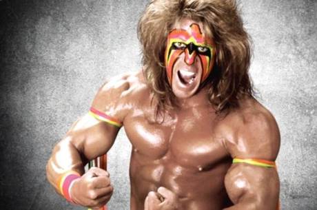 Imagens fortes: astro da WWE quebra pescoço ao vivo e sobrevive