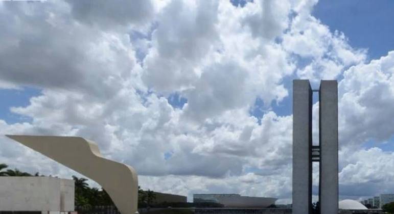 Praça dos Três Poderes, em Brasília Praça dos Três Poderes, em Brasília