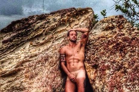 Ex-BBB divulga foto totalmente nu nas redes sociais Ex-BBB divulga foto totalmente nu nas redes sociais
