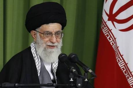 O aiatolá Ali Khamenei, Líder Supremo do Irã, em discurso no Dia Nuclear Nacional, em 9 de abril
