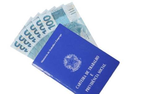 Os 10% da população ocupada que tem os maiores rendimentos concentram 41,2% do total de rendimento de trabalho Os 10% da população ocupada que tem os maiores rendimentos concentram 41,2% do total de rendimento de trabalho