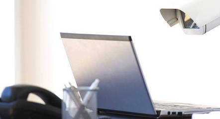 Diversos recursos de comando dos smartphones e computadores conseguem ouvir ou ler conversas Diversos recursos de comando dos smartphones e computadores conseguem ouvir ou ler conversas