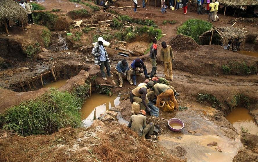 Febre do ouro congoleses vivem em situações precárias em busca de metal precioso Fotos R7