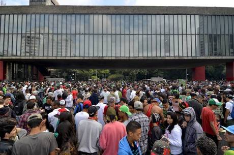 Concentração começou por volta das 15h, no vão livre do Masp Concentração começou por volta das 15h, no vão livre do Masp
