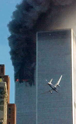 Os aviões atingiram as torres no dia 11/09/2001