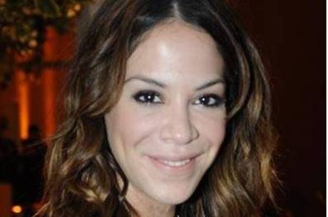 julia almeida vai se casar este ano segundo jornal entretenimento r7 famosos e tv