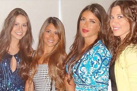 Gabriella Lenzi e as mulheres dos jogadores do Barcelona
Gabriella Lenzi e as mulheres dos jogadores do Barcelona