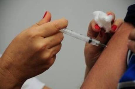O estudo foi feito em 10.275 crianças de 2 a 14 anos que receberam, no total, três dose da vacina O estudo foi feito em 10.275 crianças de 2 a 14 anos que receberam, no total, três dose da vacina