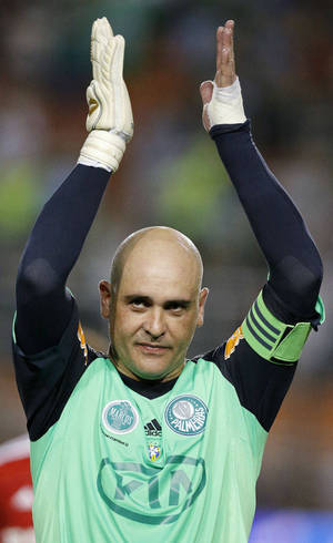 Marcos está com 43 anos