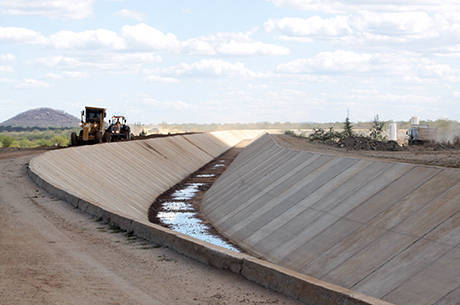 Transposição do São Francisco promete amenizar seca no Nordeste Transposição do São Francisco promete amenizar seca no Nordeste