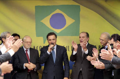 Aécio Neves participa de intensa agenda desde o início do ano Aécio Neves participa de intensa agenda desde o início do ano