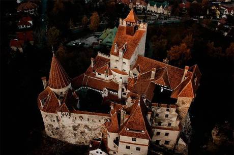 Castelo na Romênia em que viveu o príncipe que inspirou o Drácula de Bram Stoker