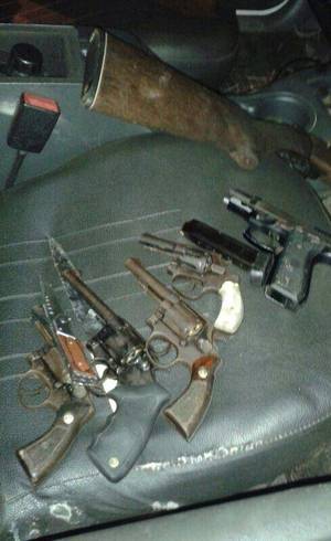 Armas foram apreendidas em lava jato de Santa Maria
Armas foram apreendidas em lava jato de Santa Maria