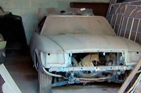 Mercedes SL 280 ano 82 não está nas melhores condições, mas em breve deve ser reformado Mercedes SL 280 ano 82 não está nas melhores condições, mas em breve deve ser reformado