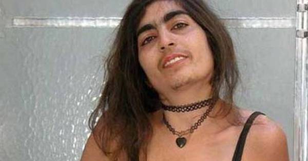 Essas mulheres fazem de tudo para serem as mais barangas do mundo ...