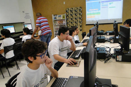 Jogo de tabuleiro da Copa incentiva trabalho interdisciplinar na escola -  Vivescer