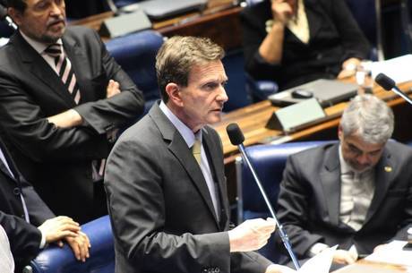 Senador Crivella aparece com vantagem de 12,6% sobre Romário Senador Crivella aparece com vantagem de 12,6% sobre Romário
