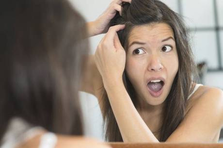 Segundo a especialista, o problema é causado por problemas emocionais ou fatores genéticos Segundo a especialista, o problema é causado por problemas emocionais ou fatores genéticos