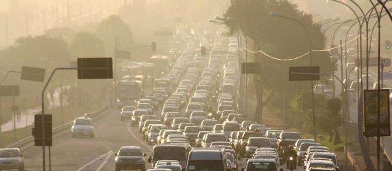 Radial Leste foi a via mais afetada nesta manhã, com motoristas enfrentando mais de 12 km de filas Radial Leste foi a via mais afetada nesta manhã, com motoristas enfrentando mais de 12 km de filas