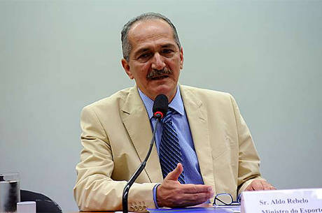 Aldo Rebelo deixa o Ministério da Ciência, Tecnologia e Inovação para ocupar o Ministério da Defesa que era de Jaques Wagner Aldo Rebelo deixa o Ministério da Ciência, Tecnologia e Inovação para ocupar o Ministério da Defesa que era de Jaques Wagner