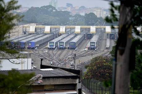 Grevistas organizaram piquetes em estações nesta sexta-feira Grevistas organizaram piquetes em estações nesta sexta-feira