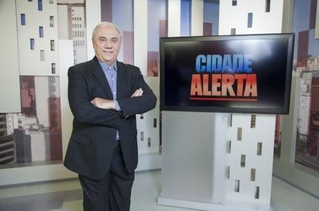 Marcelo Rezende renova contrato com a Record até 2020 Marcelo Rezende renova contrato com a Record até 2020