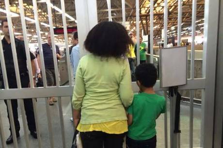 A professora Viviane Bento não conseguiu pegar o metrô A professora Viviane Bento não conseguiu pegar o metrô