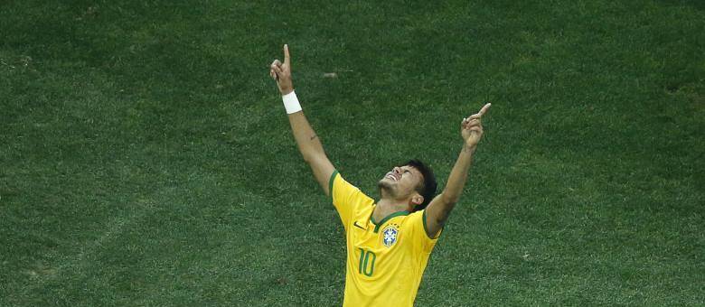 Neymar comemora primeiro gol marcado na vitória do Brasil sobre a Croácia