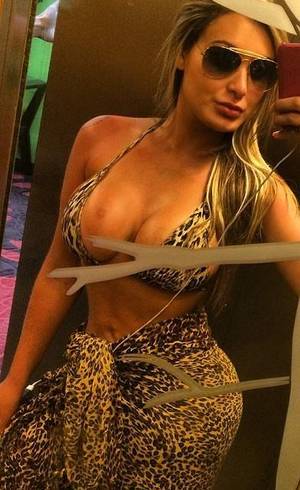 Andressa Urach sensualiza em Miami Andressa Urach sensualiza em Miami