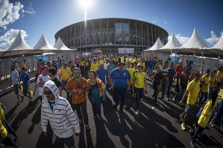 Estádio de Brasília registra segundo maior público da primeira fase da Copa  - Futebol - R7 Copa do Mundo 2014