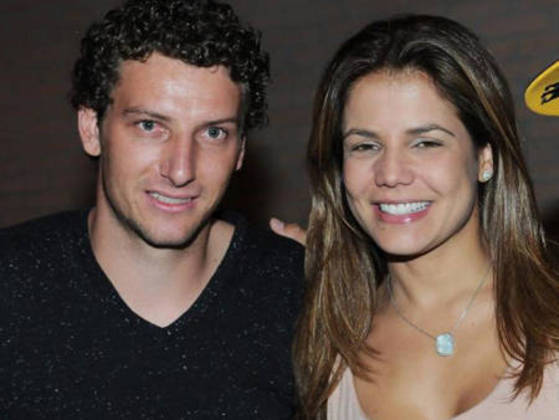Desempregado, Elano diz que sofre por romance com Nivea Stelmann até ...