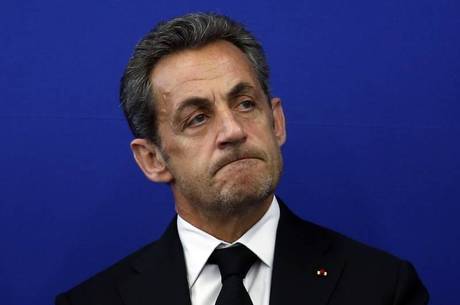 Sarkozy perde apoio em corrida pela presidência do partido
