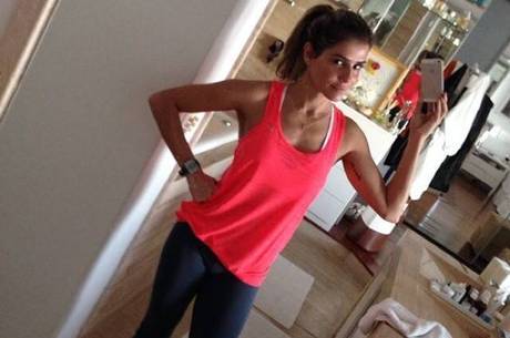 Deborah Secco faz selfie antes de corridinha no fim de semana Deborah Secco faz selfie antes de corridinha no fim de semana