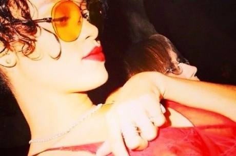 Rihanna mostra demais com vestido transparente Rihanna mostra demais com vestido transparente