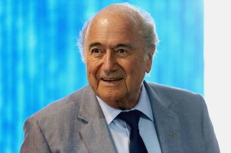 Joseph Blatter reconhece título, mas diz que torneio era diferente