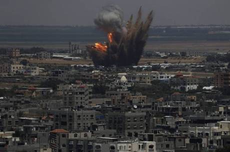 Os bombardeios em Gaza já entram quase na terceira semana 