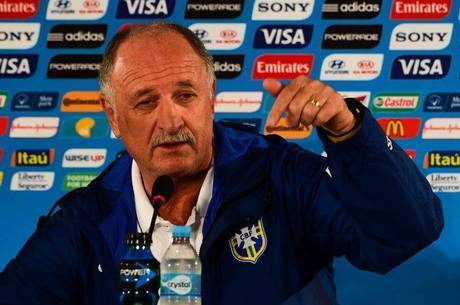 [COPA 2014] Felipão evita falar em clima ruim e dá indícios de que não deve largar o osso
