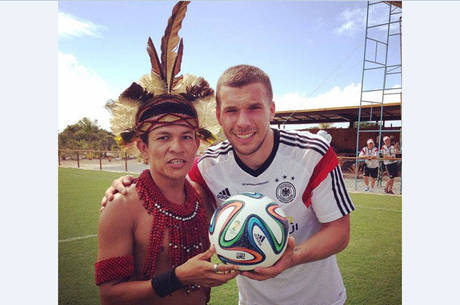 Seleção da Alemanha fez doações a comunidade indígena Pataxó