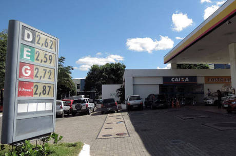 Etanol só vale a pena quando o valor do combustível custar menos do que 70% do preço cobrado pela gasolina Etanol só vale a pena quando o valor do combustível custar menos do que 70% do preço cobrado pela gasolina