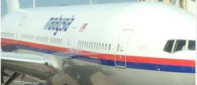 Avião desaparecido decolou de Kuala Lumpur na madrugada do dia 8 de março de 2014