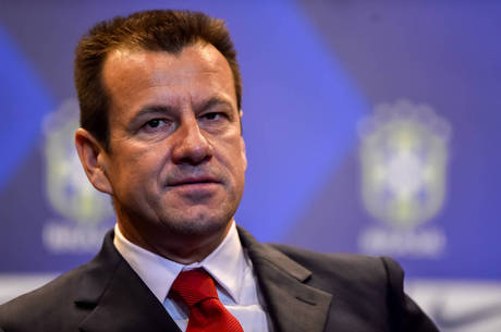 Defesa de Dunga não convenceu os fiscais do governo Defesa de Dunga não convenceu os fiscais do governo