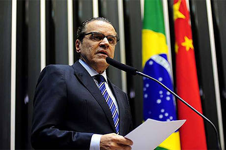 Alves pediu esforço extra de parlamentares que vão disputar eleição Alves pediu esforço extra de parlamentares que vão disputar eleição
