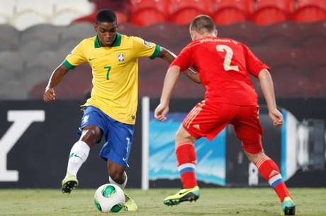 Fla se desfaz de promessa que exigia ser titular por  contrato