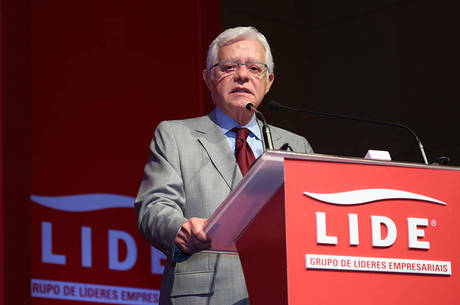 Ministro da Aviação Civil diz que sugeriu a governadores para indicar áreas nas grandes cidades para construção de aeroportos Ministro da Aviação Civil diz que sugeriu a governadores para indicar áreas nas grandes cidades para construção de aeroportos