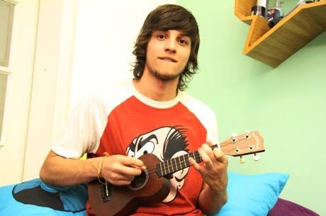 Chay Suede em 2010, quando foi revelado no Ídolos, da Record
Chay Suede em 2010, quando foi revelado no Ídolos, da Record
