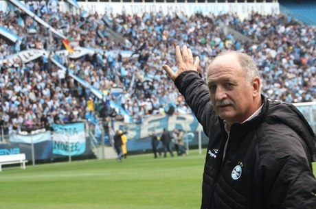 Felipão teve recepção calorosa da torcida do Grêmio na Arena
