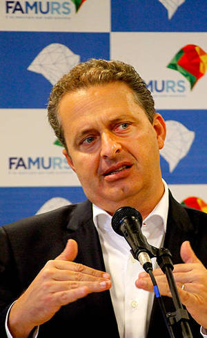 Eduardo Campos: "Brasil não precisa de mais quatro anos de Sarney, de Renan"